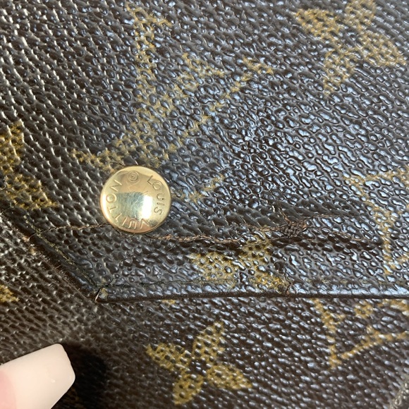 1990 authentic Louis Vuitton compact Elise wallet - scar blemish on front - Picture 6 of 16